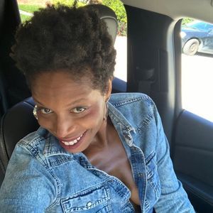 Meet your Posher, Denise